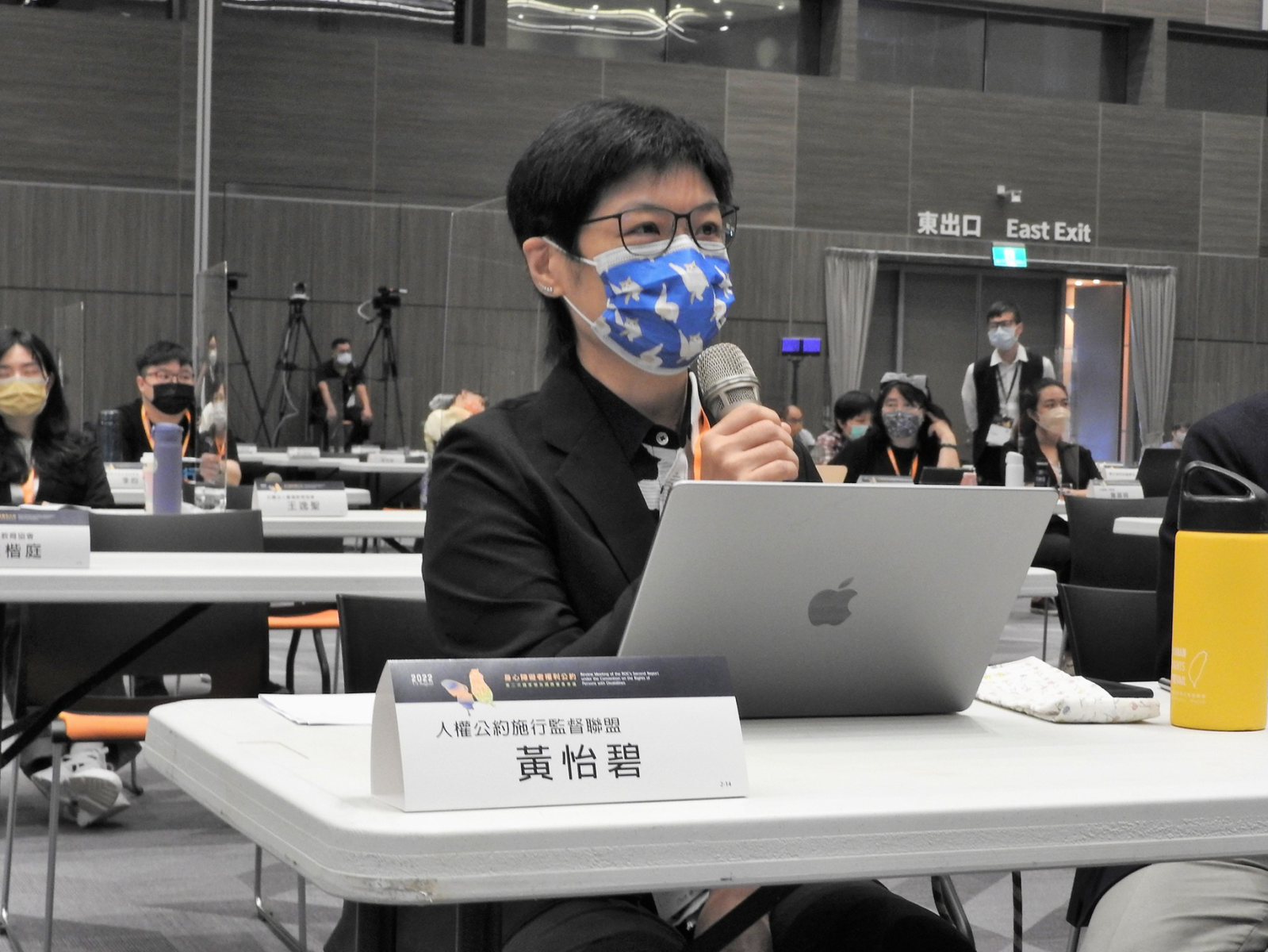 人約盟執行長黃怡碧提醒,女性想要獨立於兩大黨參選仍困難重重。翻攝人約盟臉書