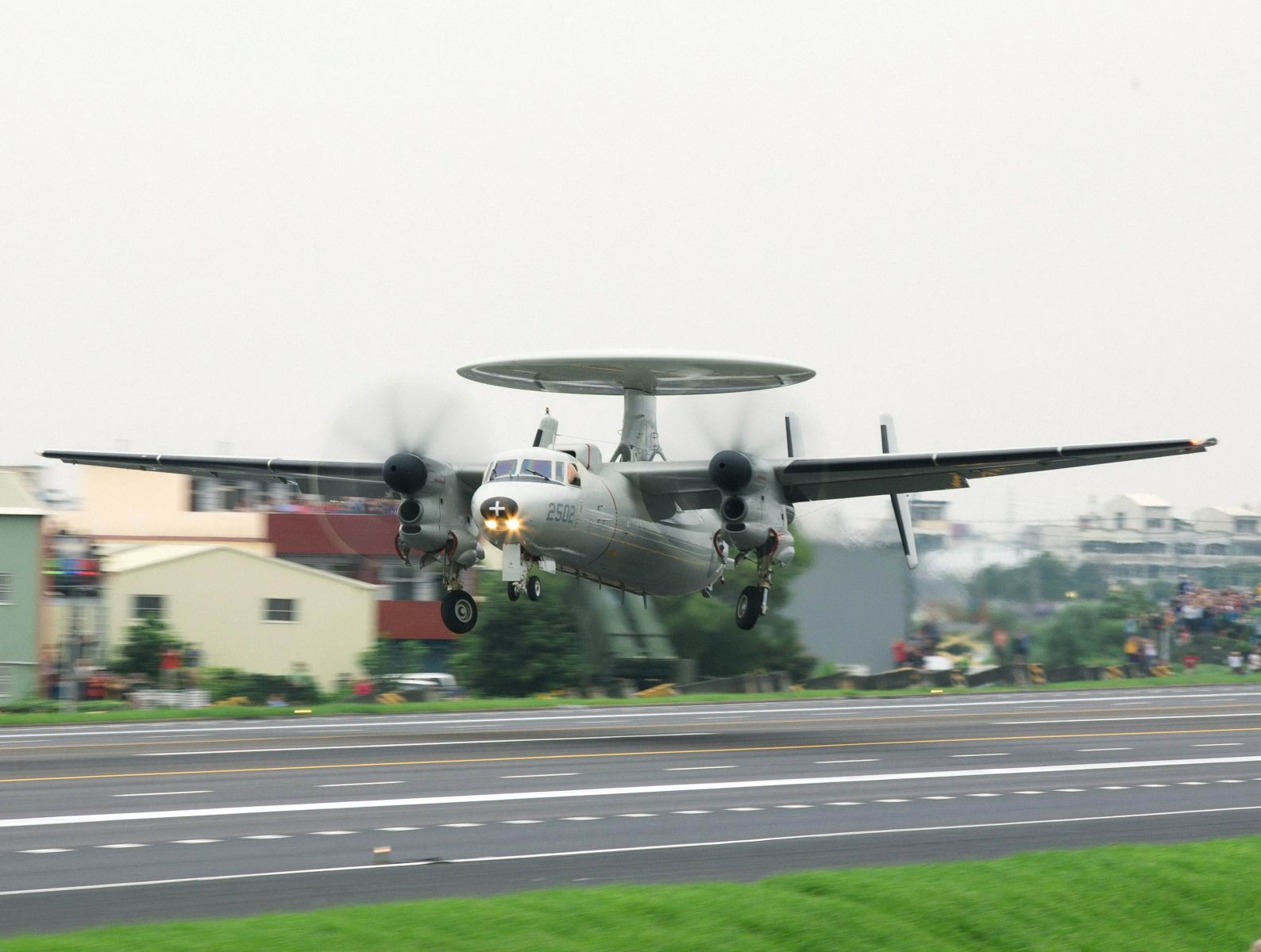 E-2K因為失事,造成妥善率大幅下降。資料照片