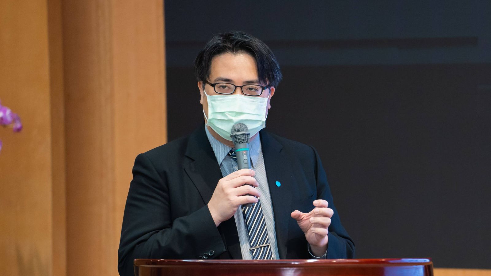 陳亮恭強調,必需有更主動積極的方式追蹤潛在的憂鬱個案。翻攝生策會網站