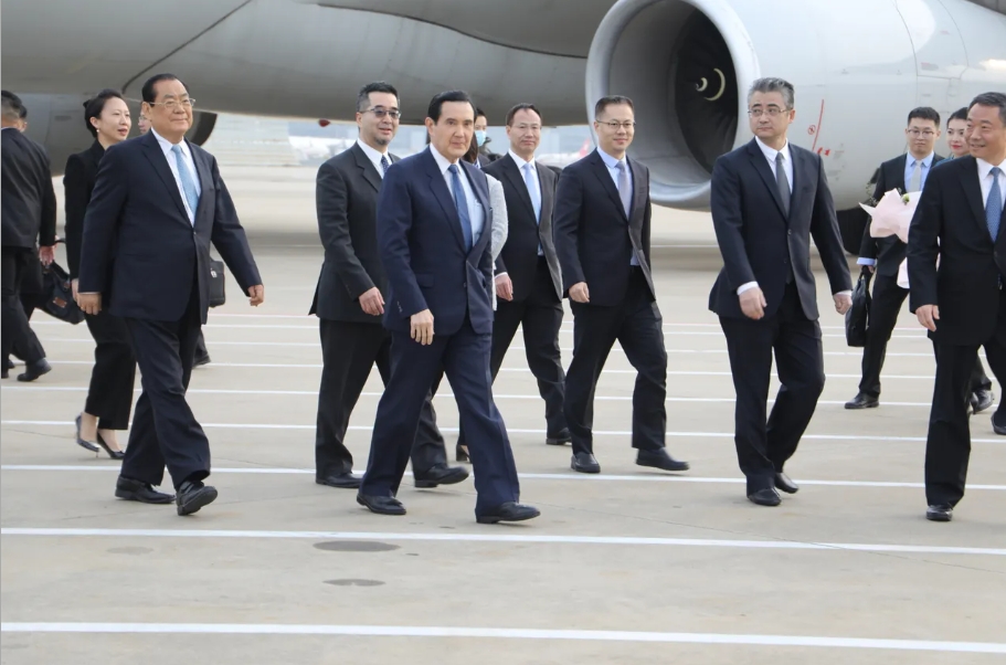 前總統馬英九於4點21分飛抵上海浦東國際機場。馬英九辦公室提供
