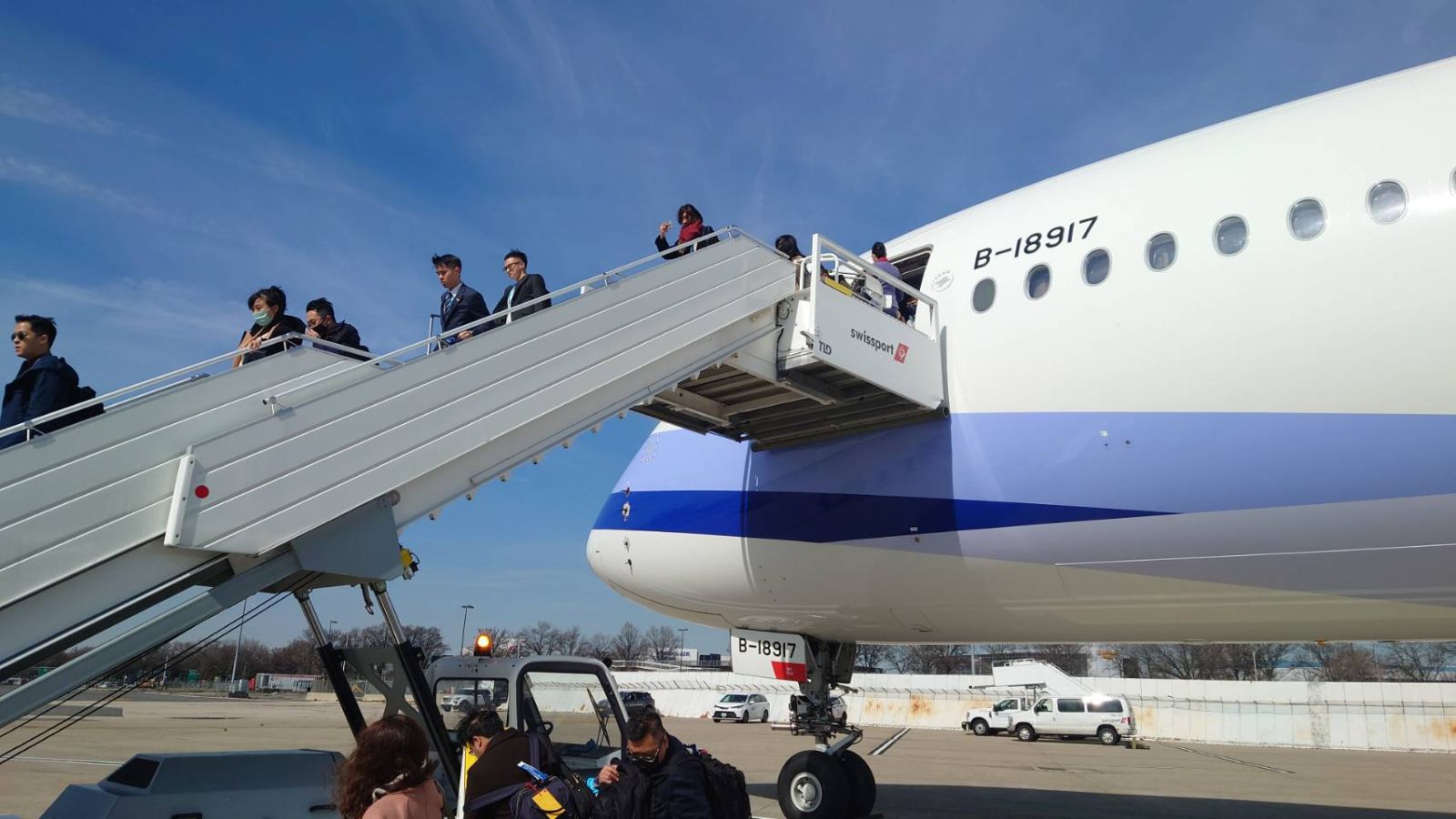 總統出訪專機抵達紐約。蘇聖怡攝