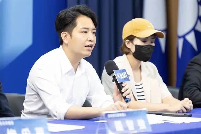 國民黨台中市議員羅廷瑋指受到賴佳微的死亡威脅。國民黨提供