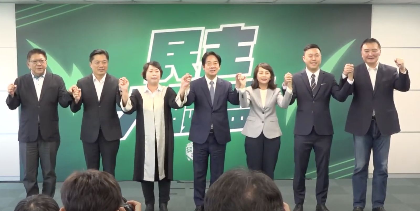 民進黨徵召基隆市議員鄭文婷參選基隆立委，宜蘭縣徵召黨部主委陳俊宇參選、連江縣徵召黨部主委李問、花蓮縣徵召縣議員張美慧。翻攝畫面