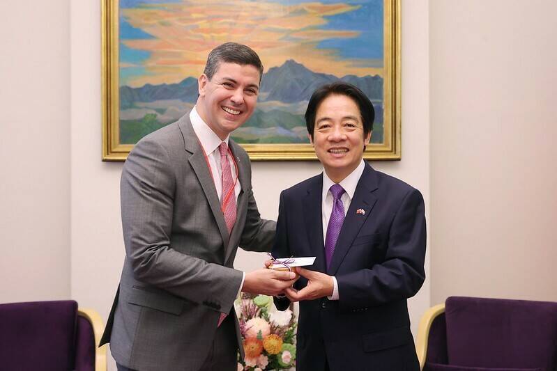 巴拉圭共和國總統當選人潘尼亞曾會見副總統賴清德,他表示,台巴兩國的共同歷史是不斷超越的歷史,共同的未來則是繁榮強大的未來。總統府提供