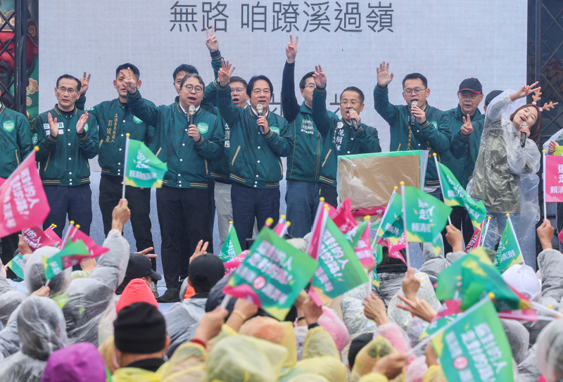   賴清德環島拼圖「唱土地的歌，拼咱的希望」活動24日進入最後一天，桃園場上午在明倫三聖宮舉行。中央社