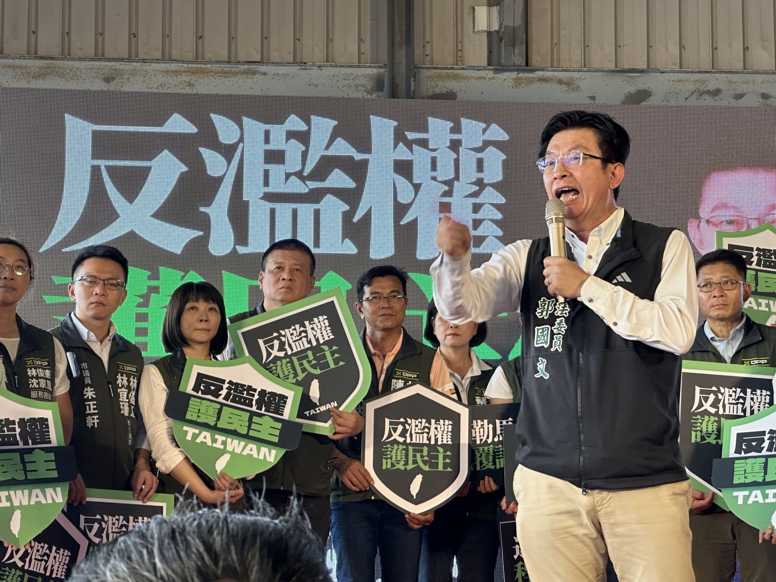民進黨台南市黨部主委郭國文是街頭運動出身,論述慷慨激昂。辛啓松攝