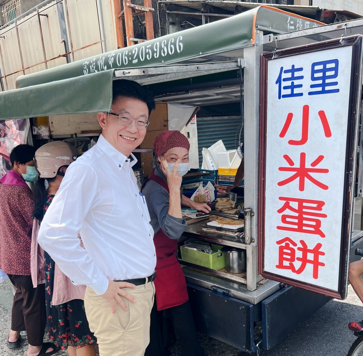 郭國文自詡是美食老饕,掌握街頭巷弄好滋味。郭國文提供