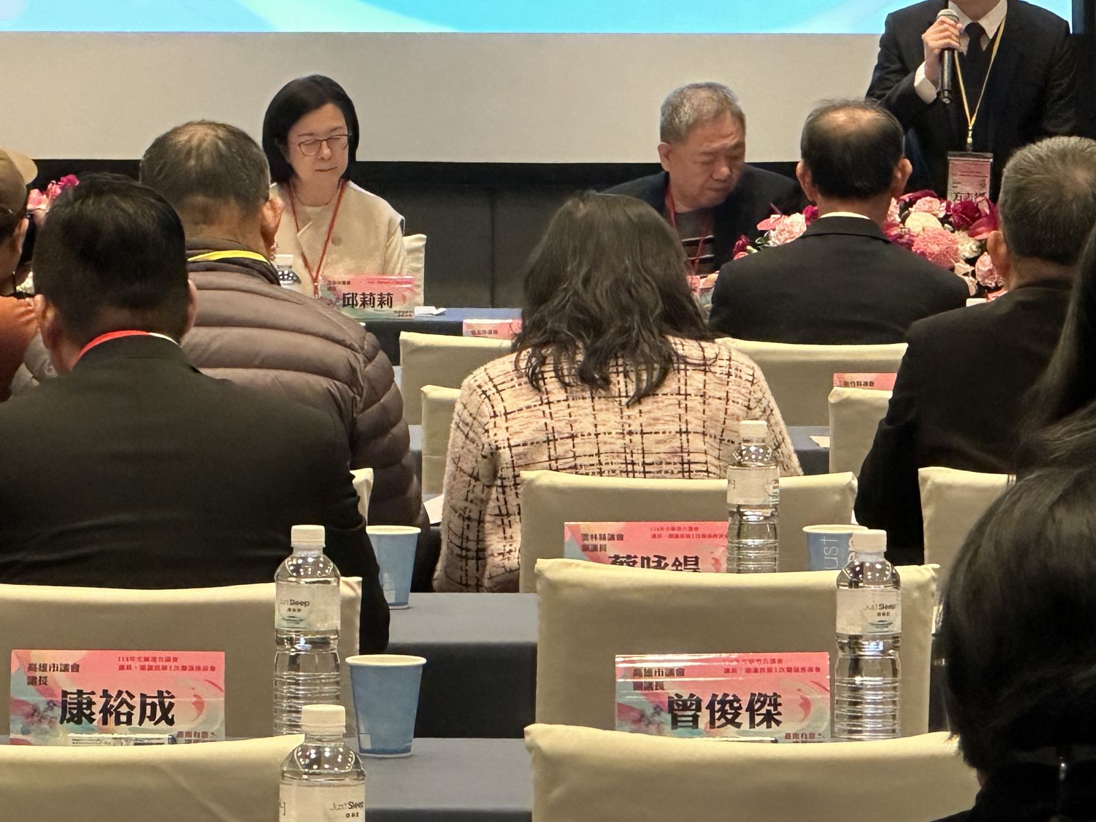 議長聯誼會長蔣根煌原計畫由高雄市議長康裕成提議修正會計法第99條之一,康臨時缺席。辛啓松攝