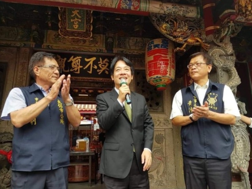 賴清德2019年壯大台灣車隊抵達嘉義時，時任太保市長黃榮利（左）作陪。翻攝黃榮利臉書