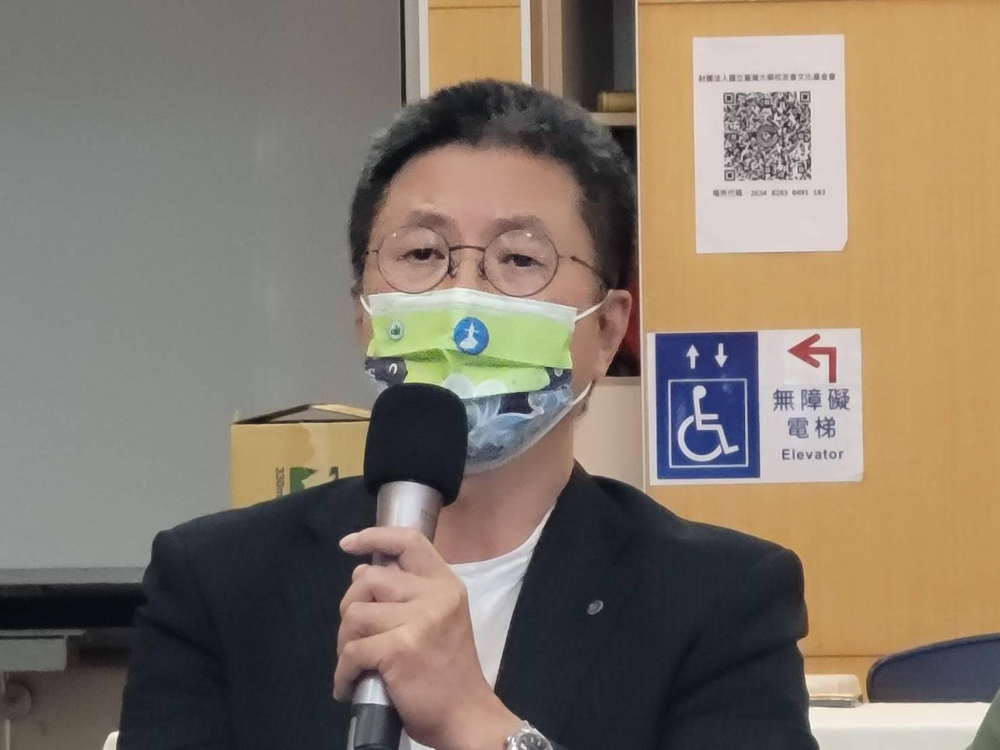 海軍司令部前顧問郭璽27日公開表示，潛艦國造的魚雷發射管上月完成安裝。王烱華攝