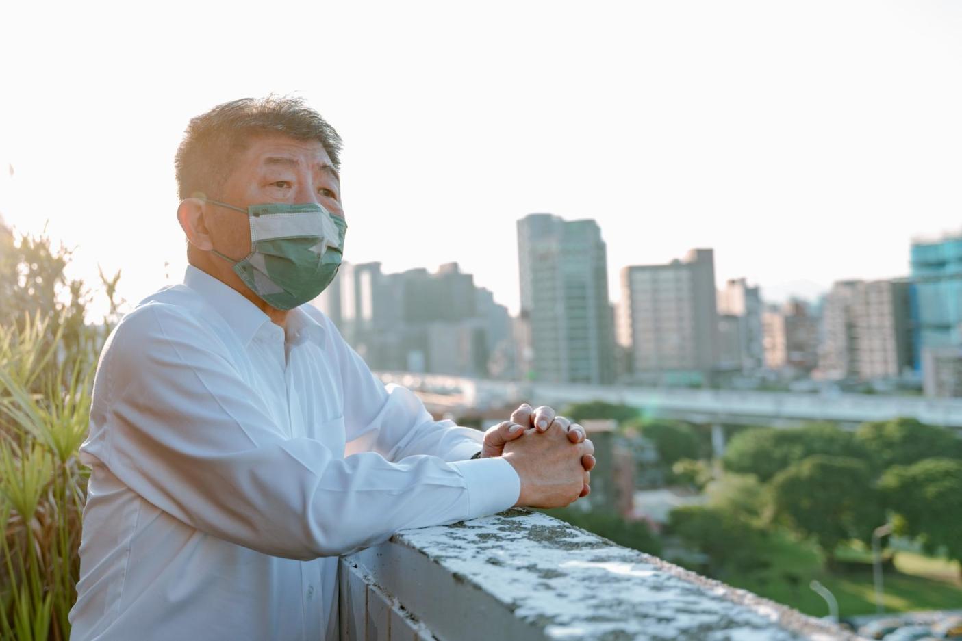 陳時中28日深夜發文表示，這幾天發生的一些風波，已經讓選戰主軸偏離正軌。翻攝陳時中書