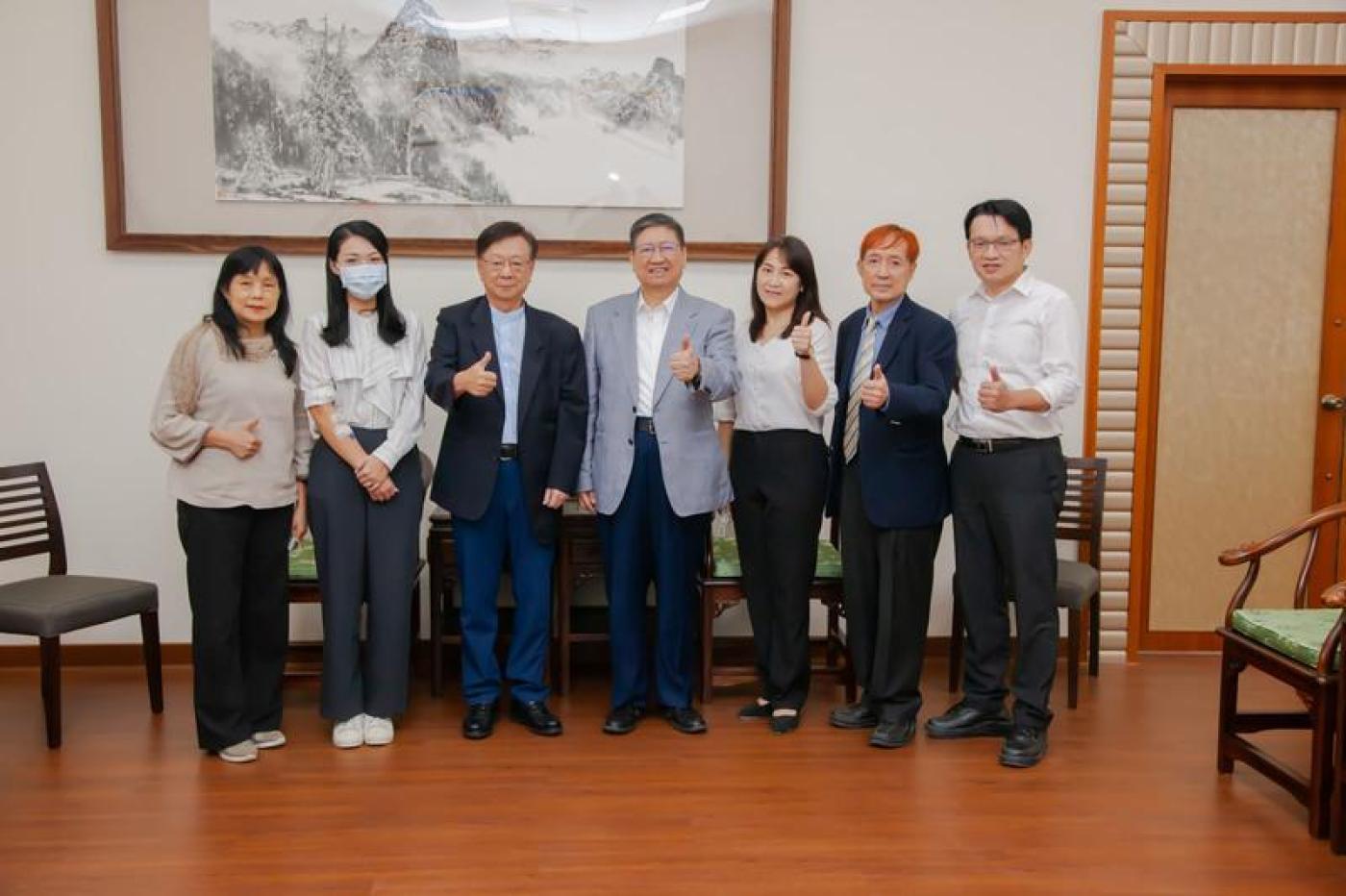 高虹安9日下午拜會楊文科。高虹安團隊提供