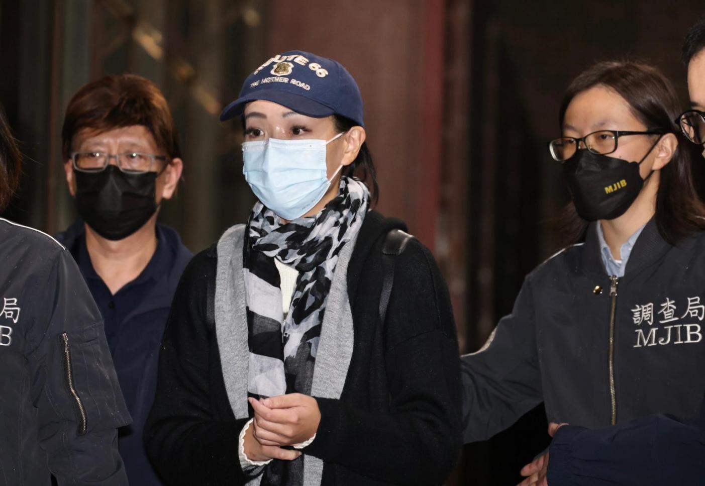 高虹安凌晨在調查局幹員陪同下進入北檢進行複訊。林啟弘攝