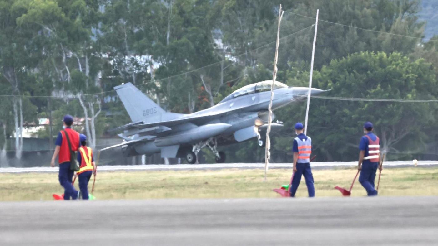 美參院通過國防授權法案，5年供台灣百億美元軍援。圖為F-16戰機資料照片