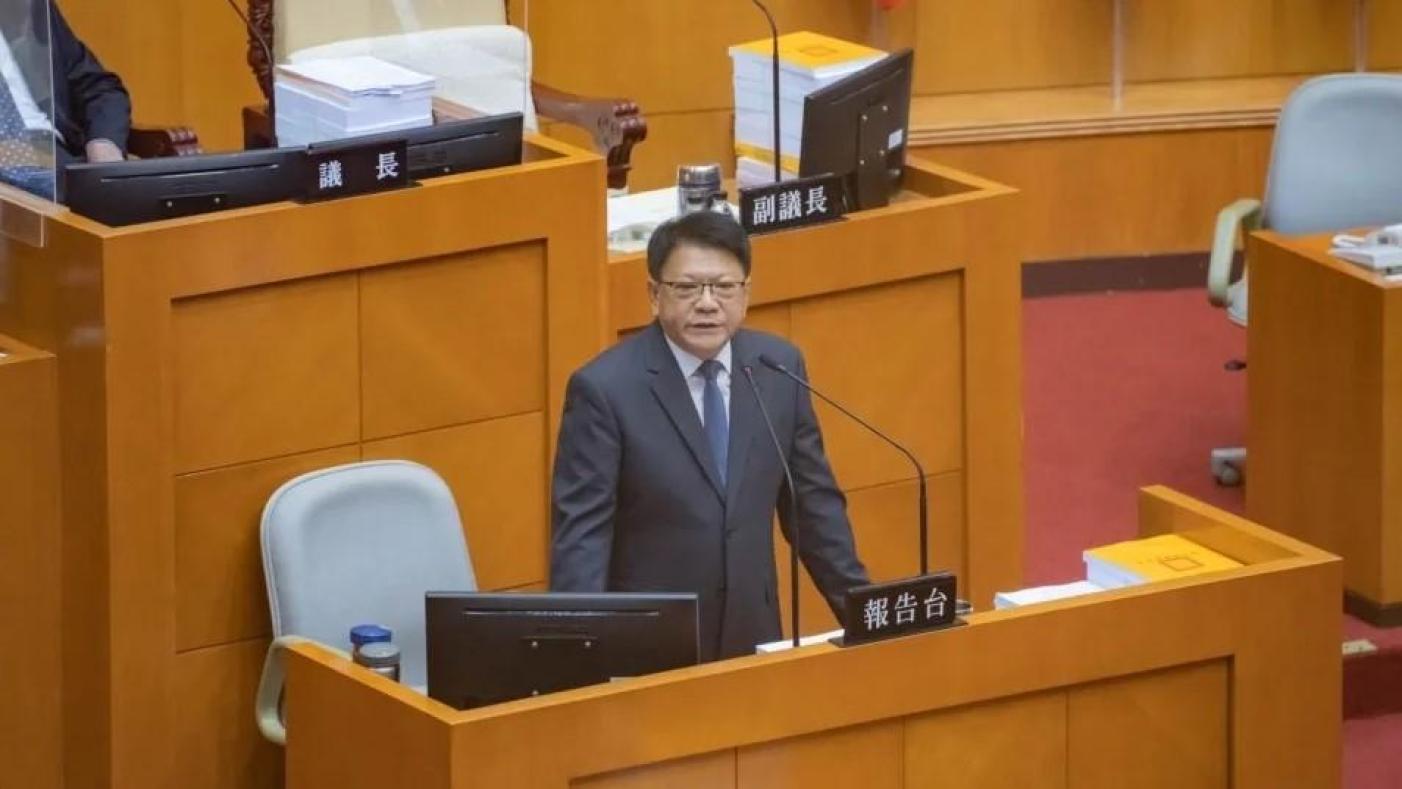 屏東縣長潘孟安在屏東縣議會備詢。屏東縣政府提供
