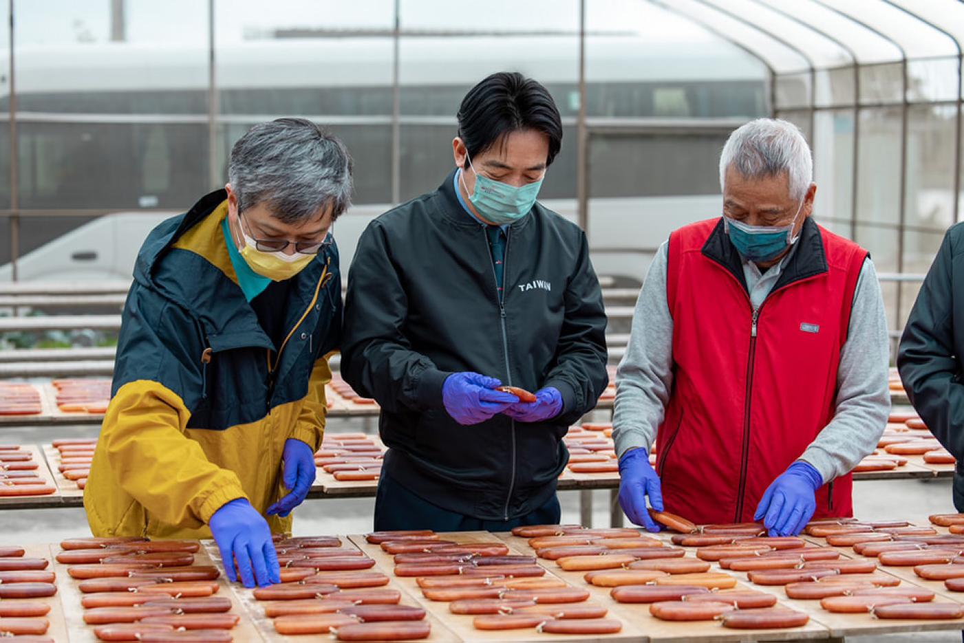 賴清德（中）5日前往竹市及竹縣參訪，並與民進黨員座談。翻攝賴清德臉書