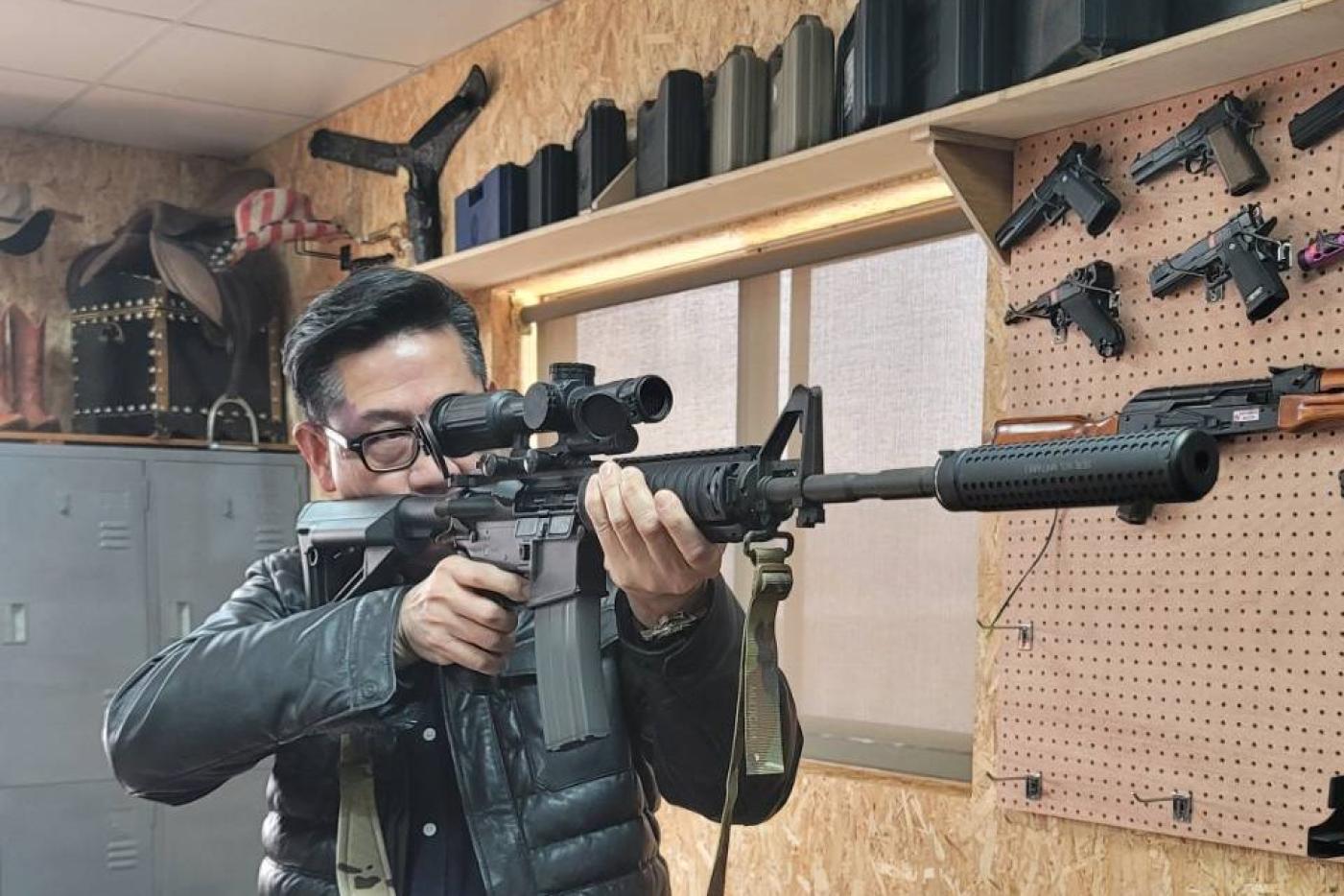 全民國防射擊教育中心要讓民眾都會開槍。全民國防射擊教育中心提供