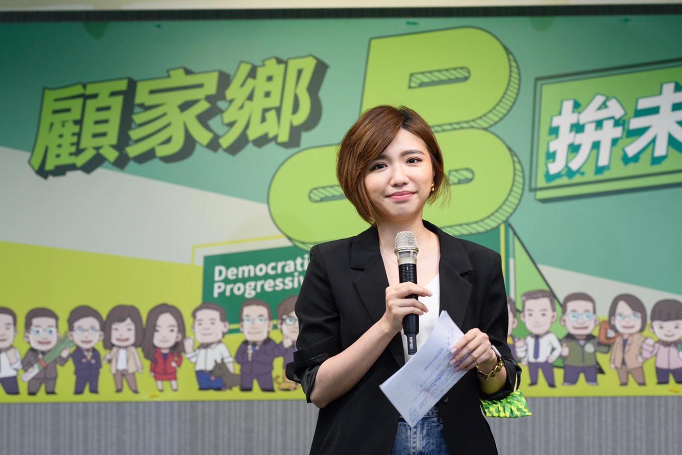 黃彩玲砲轟王鴻薇選上議員就落跑，當了立委問政就亂搞。資料照片／翻攝黃彩玲臉書