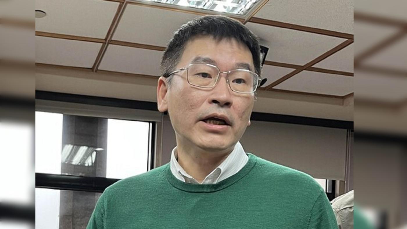 新任陸委會副主委梁文傑9日表示， 在進入政府單位後也要考慮到台灣和中國大陸間有方方面面的交流和經貿需要。中央社