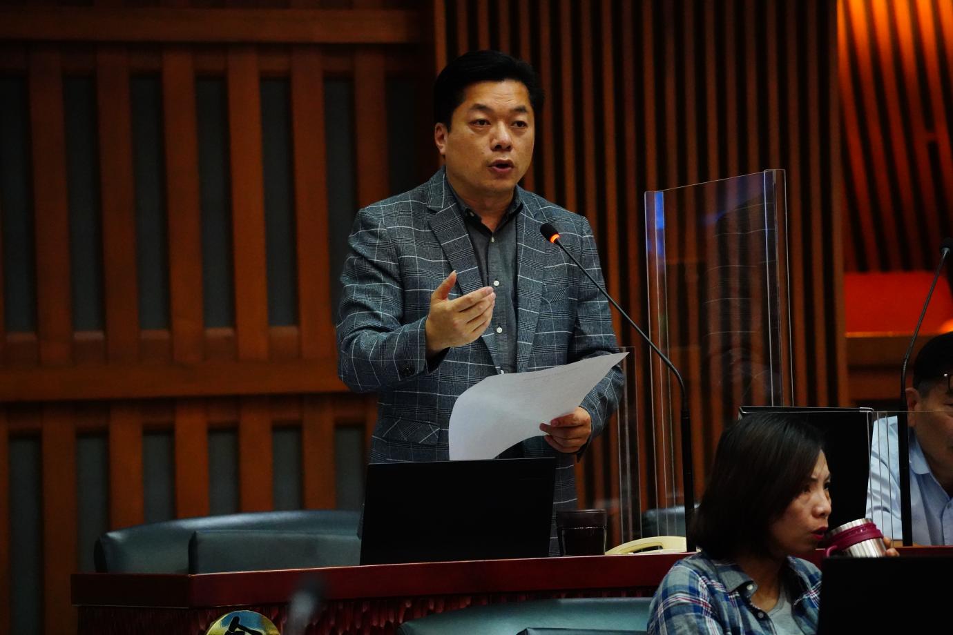民進黨宜蘭縣立委參選人陳俊宇甫獲黨中央提名，卻被爆出他在員山的豪宅竟是集貨場，2015年就被縣府開罰要求改善，但直到提名前才僱工處理。資料照片