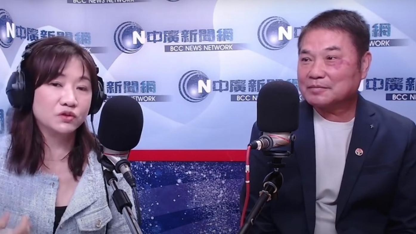 苗栗縣長鍾東錦今天接受中廣新聞《千秋萬事》節目主持人王淺秋專訪。翻攝《千秋萬事》直播