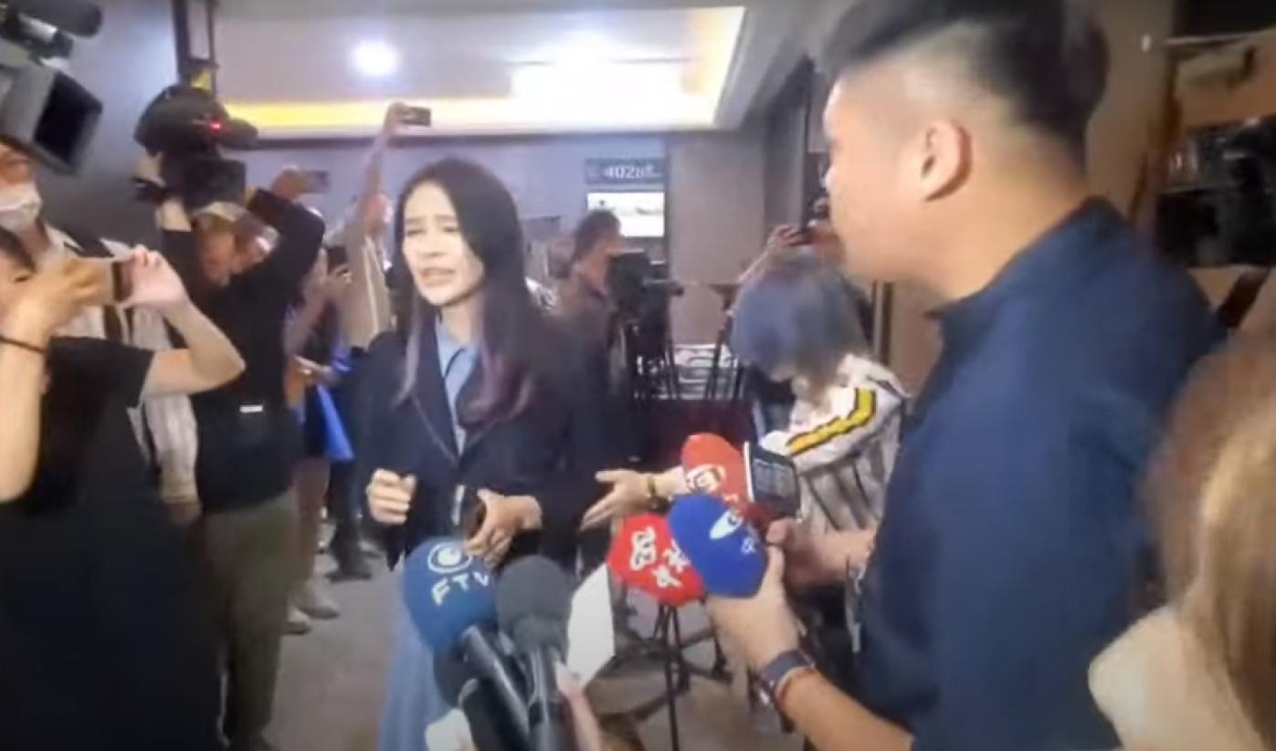 賴品妤出席活動受訪，與媒體爆發衝突。翻攝畫面