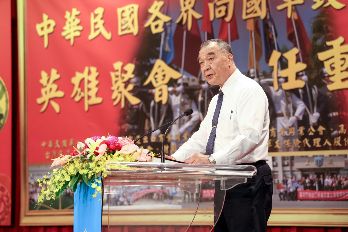 面對中共對台威脅日增，外界憂心兩岸萬一發生戰爭，國防部長邱國正強調，國軍只有亡將沒有降軍。軍友社提供