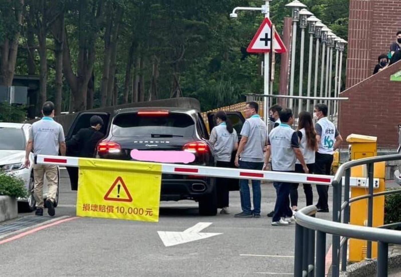 楊玲宜指高虹安以多輛百萬名車代步。翻攝楊玲宜臉書
