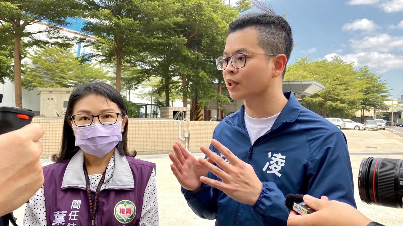 桃園市議員凌濤（右）。翻攝凌濤臉書