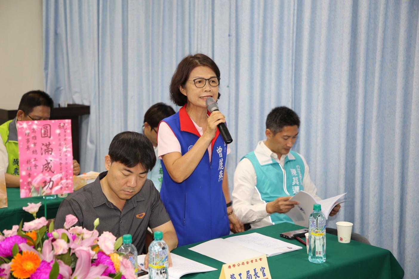 高雄前議長曾麗燕被控詐領上千萬助理費，25日一審遭重判12年徒刑。翻攝曾麗燕臉書