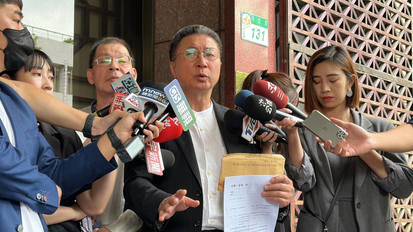 郭璽到北檢控告立委馬文君加重誹謗。林啟弘攝
