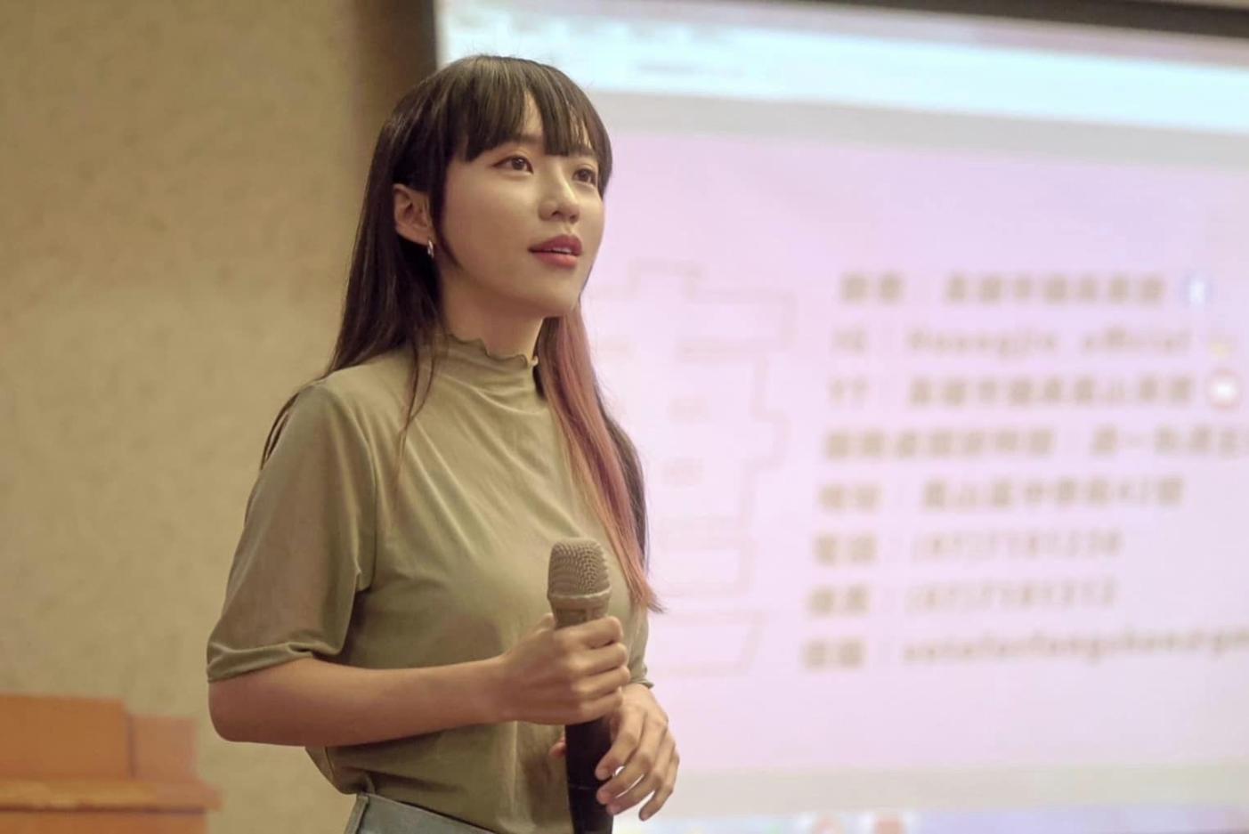 民進黨南高屏提名策略小組一致共識，提名市議員黃捷接棒趙天麟選立委。翻攝黃捷臉書