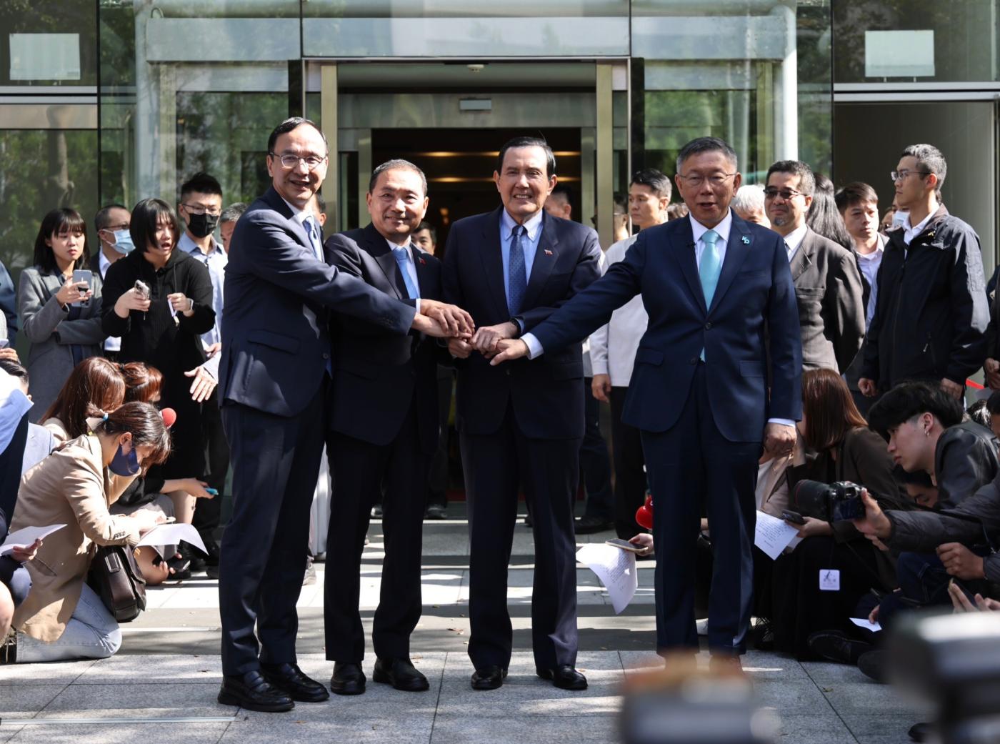 藍白合傳破局，圖為雙方在馬英九基金會協商取得共識後的畫面。資料照片／林啟弘攝