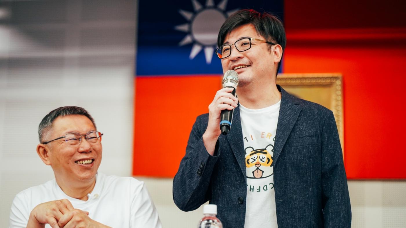 謝典林25日表示，他決定總統選票支持侯康配，政黨票投民眾黨。翻攝謝典林臉書