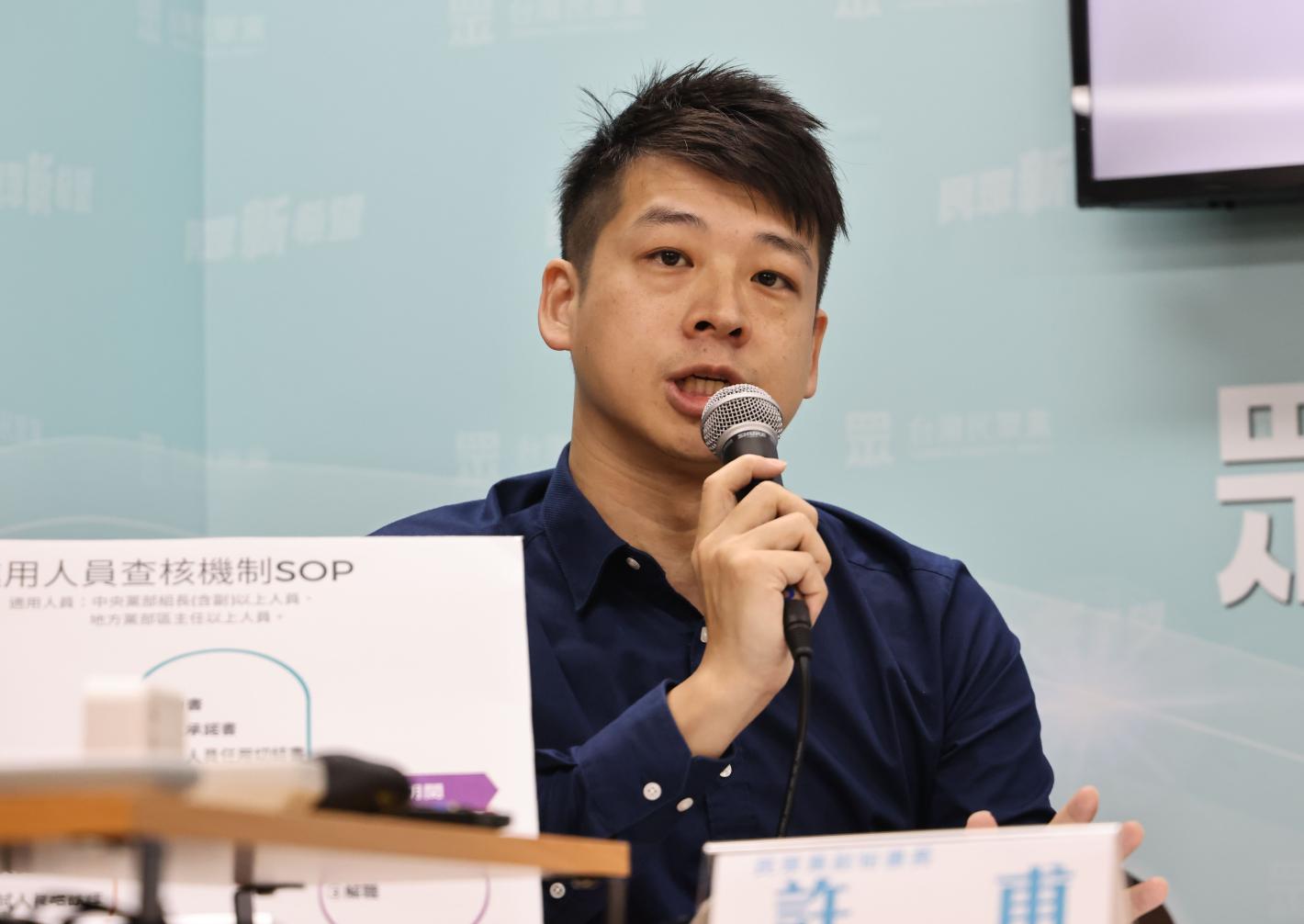 許甫26日表示，他的月薪含飲食津貼應該是12萬元。資料照片／林啟弘攝