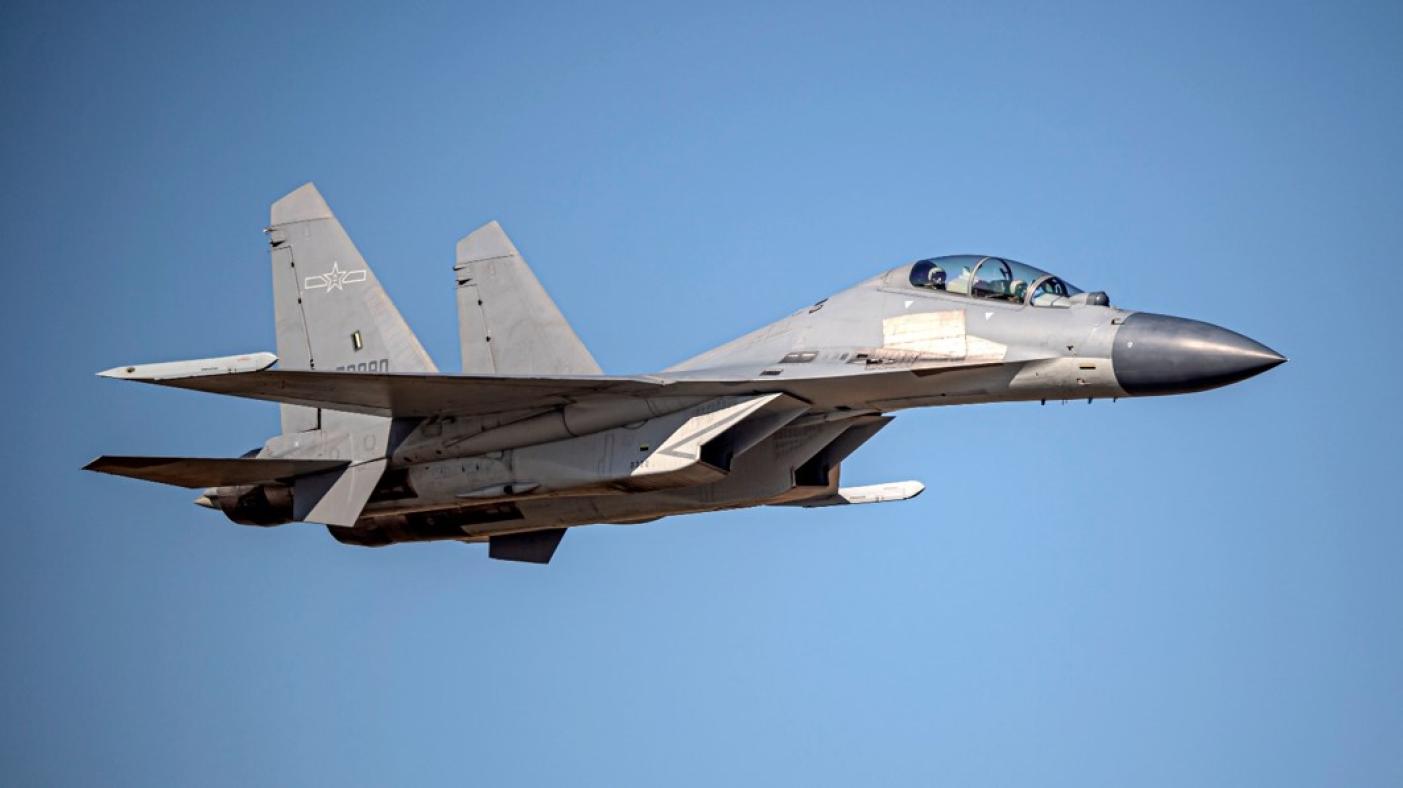解放軍派出殲16等型機、艦，在年初五對台進行聯合戰備警巡。殲16資料照片