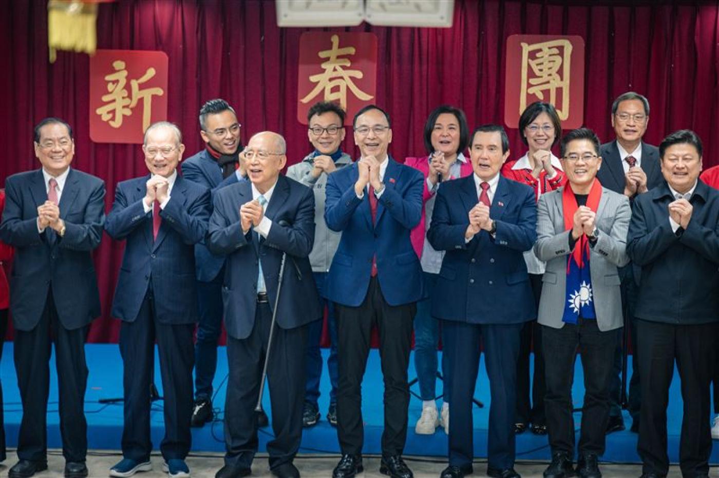 國民黨主席朱立倫、前總統馬英九、國民黨立院黨團總召傅崐萁出席國民黨新春團拜。國民黨提供