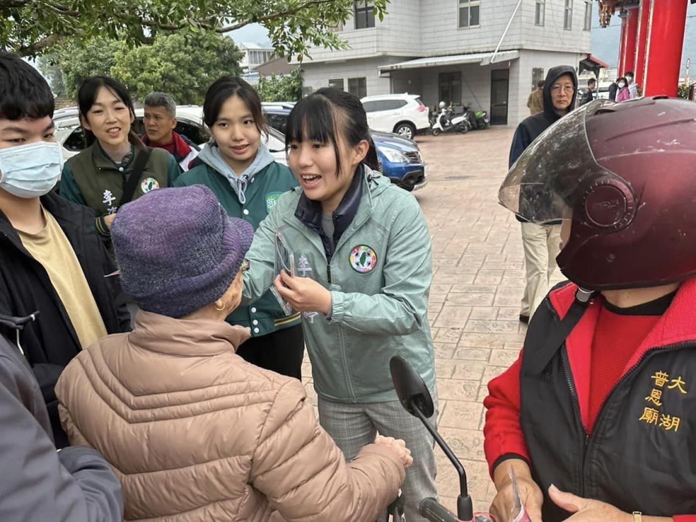 正國會秘書長女兒李姿婷原有意參選員山鄉議員補選，但因過程風波不斷，李姿婷今天在粉專上宣布「不會登記參選」。翻攝李姿婷粉專