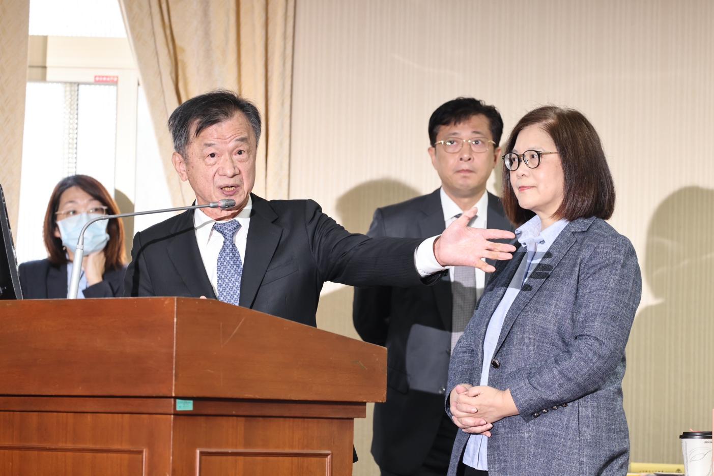 陸委會主委邱太三今赴立法院內政委員會報告並備詢答。林啟弘攝