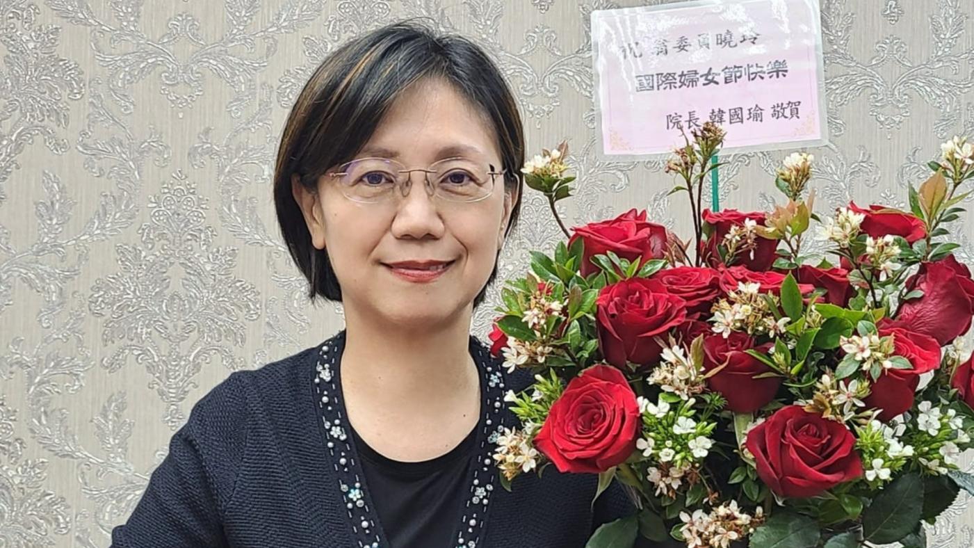 翁曉玲8日在臉書發文感謝立法院長韓國瑜，讓她更有勇氣去面對一片「網襲」。翻攝翁曉玲臉書
