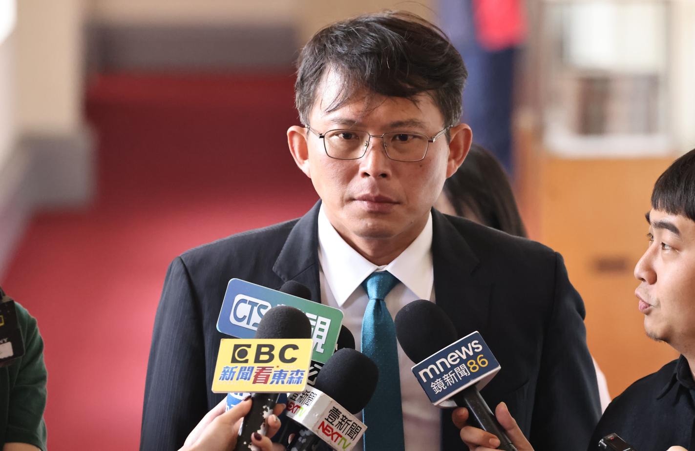 黃國昌21日指控，監察院長陳菊拿立院專供酒當輔選伴手禮，不過遭陳菊駁斥。資料照片／林啟弘攝