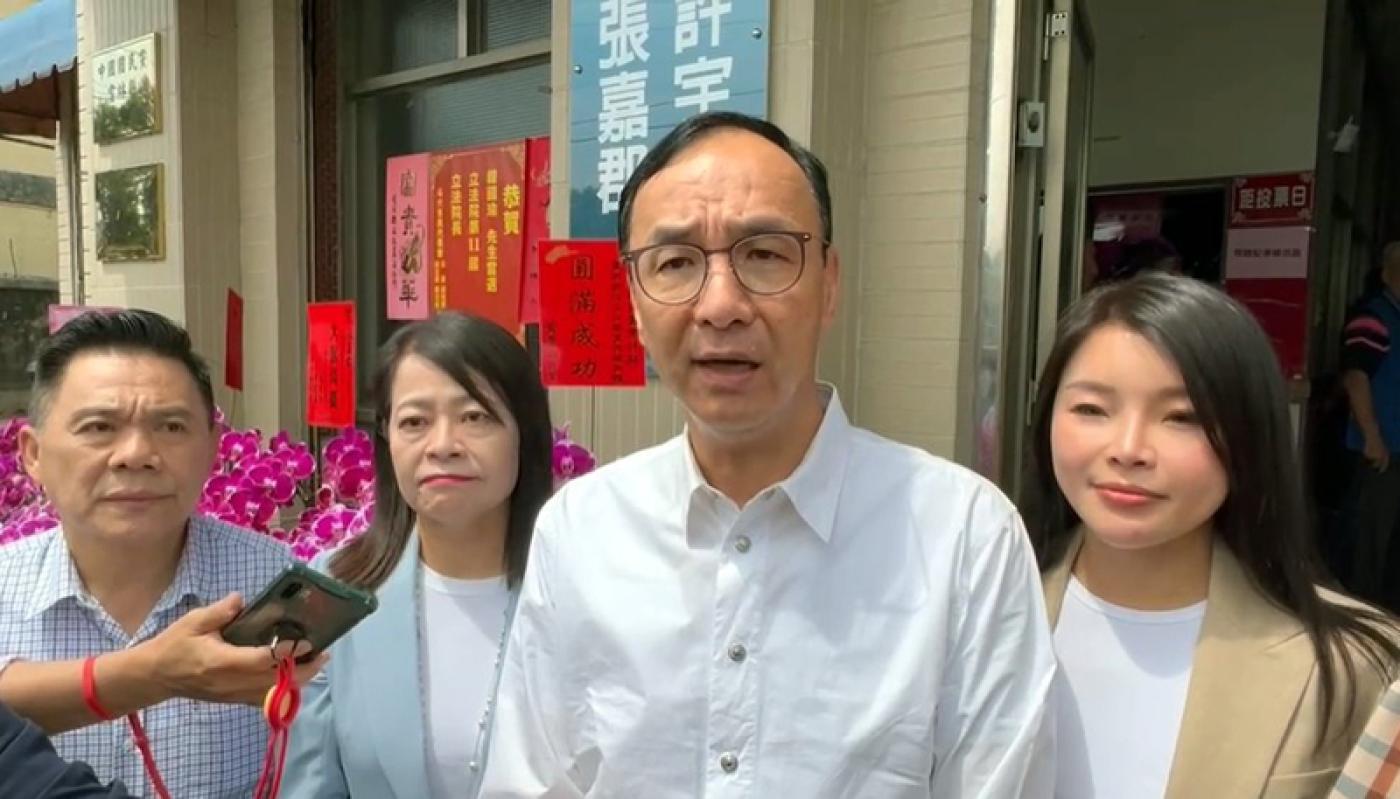 朱立倫（右2）18日批評，民進黨當家還要鬧事、還想要號召學運或群眾，這可能是全世界民主之恥。中央社