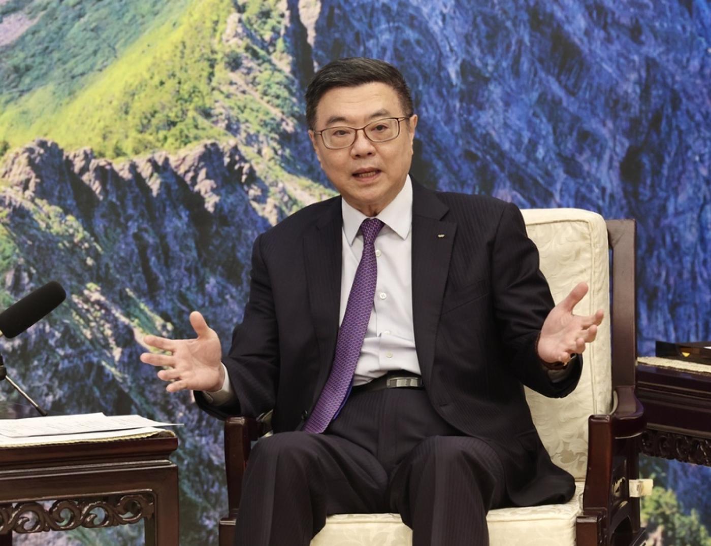 行政院長卓榮泰表示，行政院將會在收到立法院三讀通過的《立法院職權行使法》條文後，研議依憲法增修條文所定之程序移請立法院覆議。中央社
