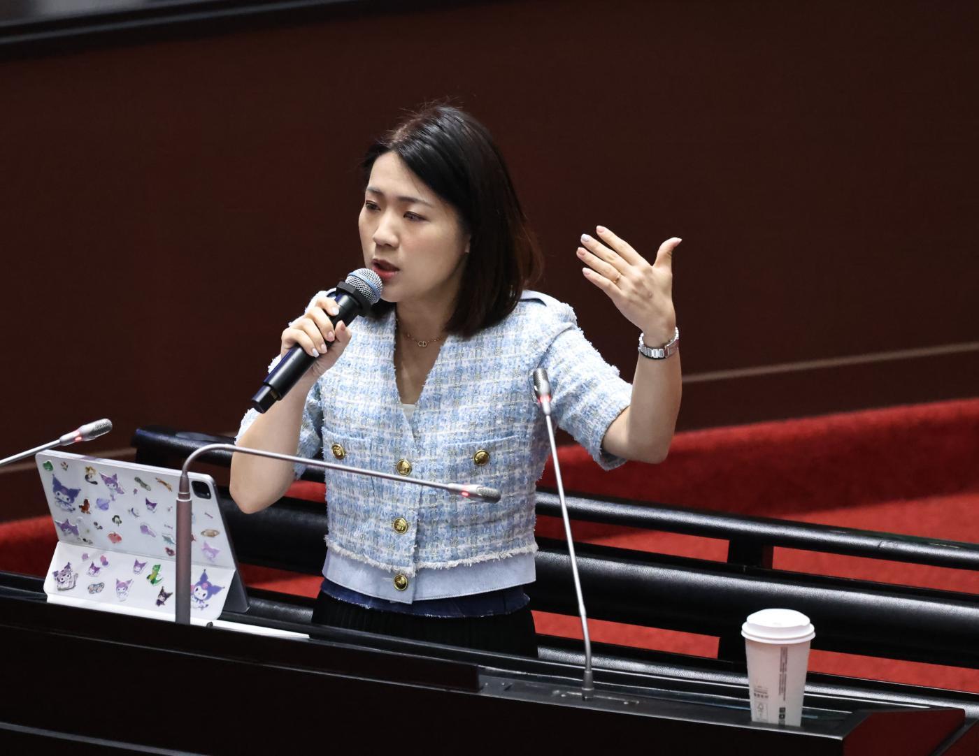 對於《菱傳媒》民調顯示，「本身愛詐騙」排名第2，徐巧芯回應直呼是無妄之災。資料照片／林啟弘攝