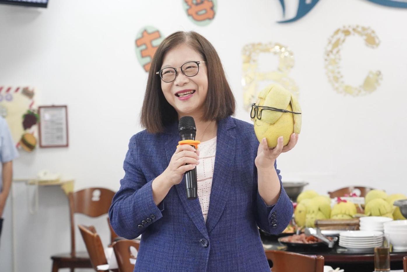 海委會主委管碧玲14日晚間在臉書發文，針對又有中國籍男子偷渡，她表示，「今日偷渡事件海巡沒有人為疏失，凸顯的則是國家海防需要大幅提升。」翻攝管碧玲臉書