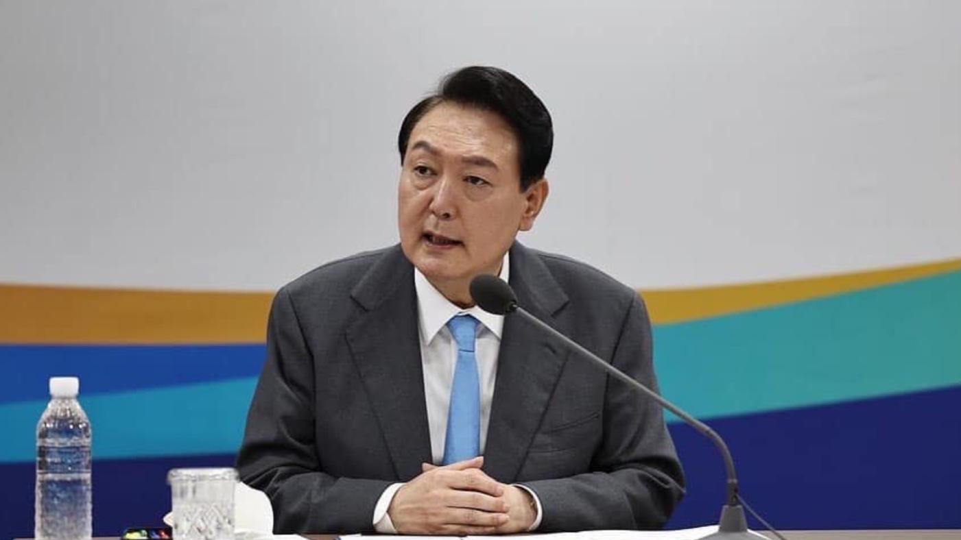 韓國國會對尹錫悅（圖）提出彈劾動議，但尹錫悅所屬執政黨國民力量黨表示將反對。翻攝尹錫悅臉書