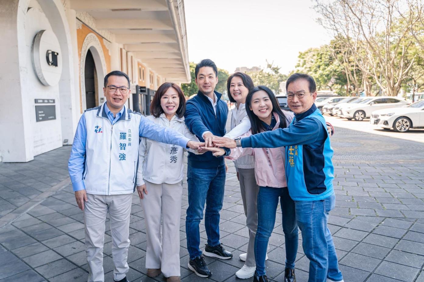 蔣萬安在周六休假日和5位台北市國民黨立委合體，徐巧芯說，這是「台北隊」，支持反罷免。翻攝徐巧芯臉書