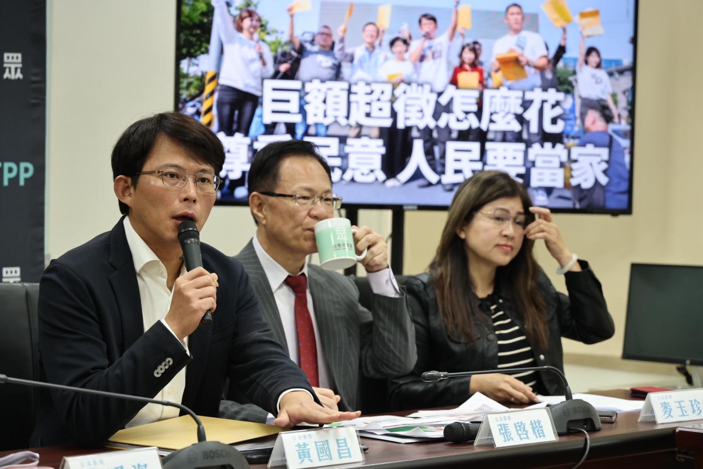 針對北檢分他字案調查「民眾之聲」抖內，黃國昌25日批評，拿去年的冷飯重炒。林啟弘攝