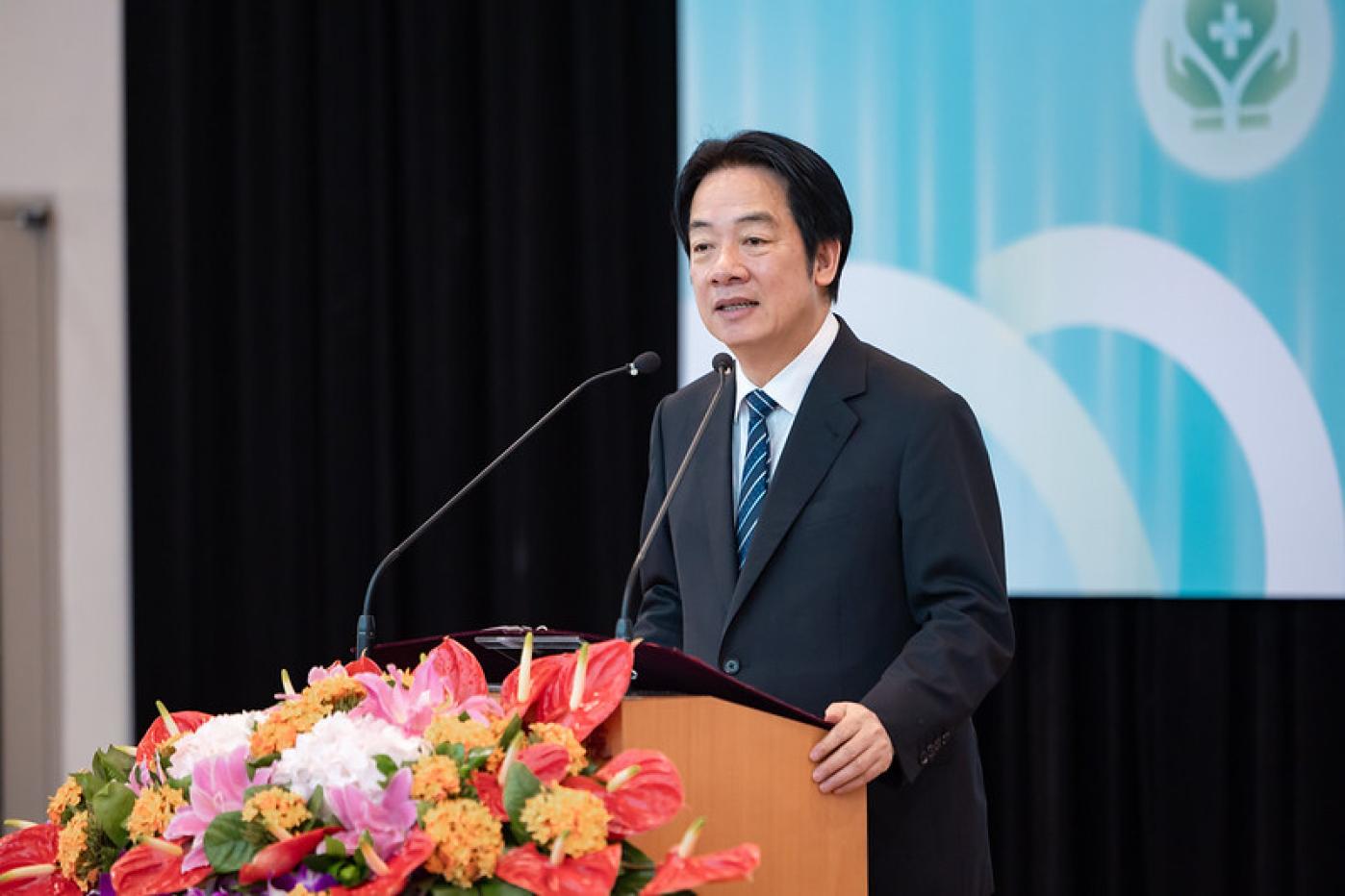 總統賴清德26日表示，國民黨與民眾黨走上街頭證明台灣是民主國家，如果真正要「戰獨裁」，應到北京天安門。總統府提供