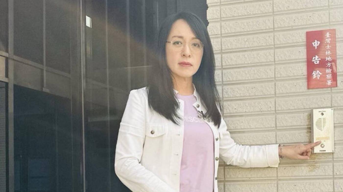 陳瑩15日前往士林地檢署，指控罷免案領銜人福定・多諾涉偽造文書等。陳瑩提供